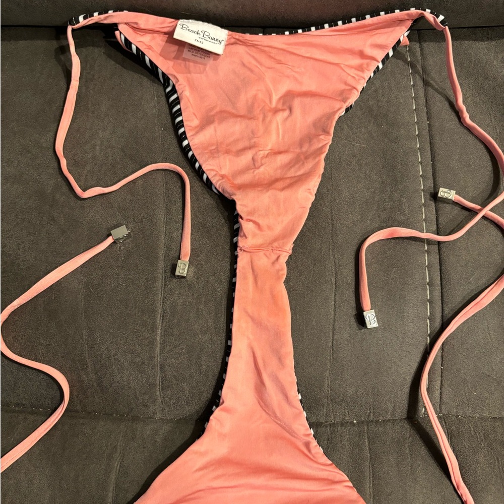 Beach bunny “streetcar named desire” bikini bottoms SIZE MEDIUM. Tie sides EUC - Picture 4 of 10